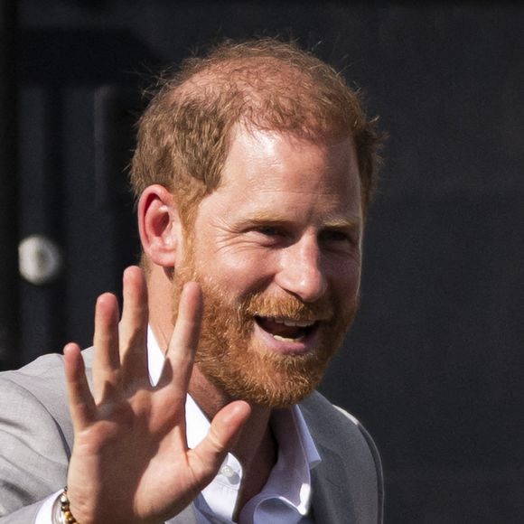 Le duc de Sussex lors d'une visite au Community Recording Studio (CRS) à Nottingham, à l'occasion de l'annonce d'un don substantiel à l'association Children in Need pour l'aider dans son travail de lutte contre la violence qui touche les jeunes. © PA Photos/ABACA