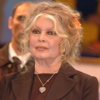 Recueillement en Bretagne pour l'ex-mari de Brigitte Bardot et père de son fils Nicolas, Jacques Charrier : la famille unie autour de sa femme Makiko