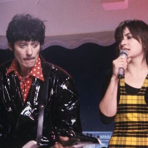 avait trouvé un refuge discret aux portes de Paris.
En France, à Paris, les deux membres du groupe Les Rita Mitsouko : Catherine Ringer et Fred Chichin sur le plateau © Bernard Leguay via Bestimage