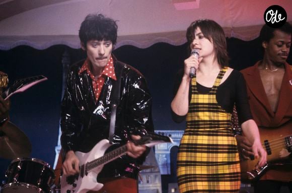 avait trouvé un refuge discret aux portes de Paris. 

En France, à Paris, les deux membres du groupe Les Rita Mitsouko : Catherine Ringer et Fred Chichin sur le plateau © Bernard Leguay via Bestimage