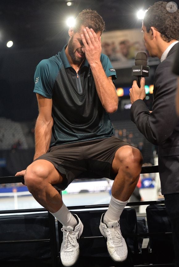 Benoît Paire lors du tournoi BNP Paribas Masters à l'Accor Hotels Arena à Paris le 3 novembre 2015. Malgré les encouragements de sa dulcinée, Benoît Paire à été éliminé par Gilles Simon au 2e tour du BNP Paribas Masters (6-4, 4-6, 6-1). © Veeren / Bestimage