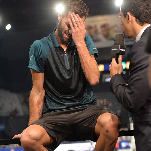 Benoît Paire lors du tournoi BNP Paribas Masters à l'Accor Hotels Arena à Paris le 3 novembre 2015. Malgré les encouragements de sa dulcinée, Benoît Paire à été éliminé par Gilles Simon au 2e tour du BNP Paribas Masters (6-4, 4-6, 6-1). © Veeren / Bestimage