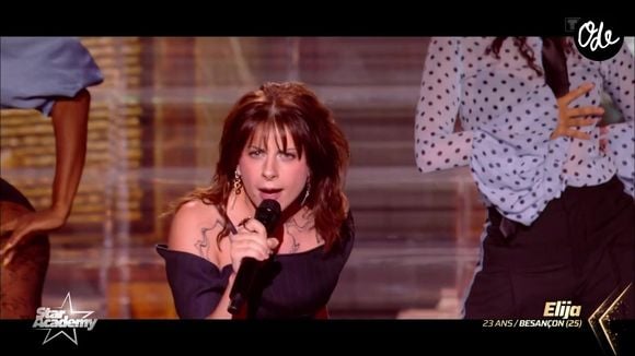 Diplômée des Beaux-Arts de Besançon, elle a obtenu son DNSEP avec la note de 20/20.

Elija fait partie de la nouvelle promotion de la "Star Academy". Capture d'écran TF1