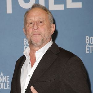 Benoît Poelvoorde lors de l'avant-première du film "La bonne étoile" au cinéma UGC Ciné Cité Bercy à Paris le 27 octobre 2025.

© Coadic Guirec / Bestimage