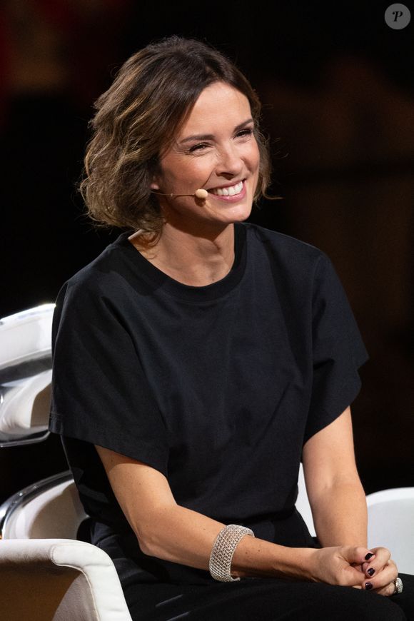 Exclusif - Isabelle Ithurburu lors de l'enregistrement de l'émission "La chanson secrète N°14", présentée par Nikos Aliagas et diffusée le 26 décembre sur TF1, à Paris le 9 décembre 2025. © Jacovides-Moreau/Bestimage