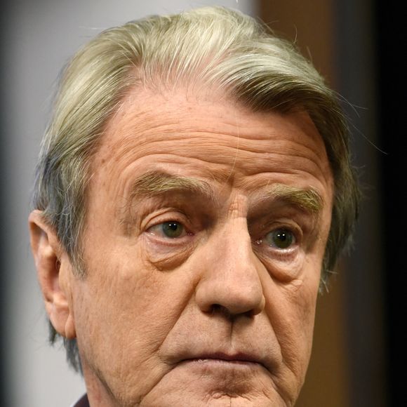 Bernard Kouchner est interviewé sur RMC/BFM TV à Paris, France, le 4 mars 2019. Photo par Alain Apaydin/ABACAPRESS.COM