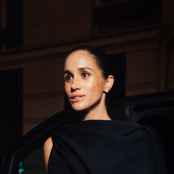 Ce samedi 4 octobre, Meghan Markle était à Paris pour la Fashion Week.

Meghan Markle à la soirée privée au restaurant Sugaar lors de la Fashion Week à Paris. 

Photo : Tiziano Da Silva / Bestimage