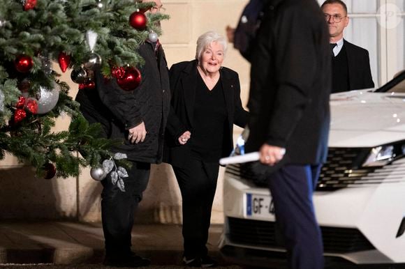 La chanteuse et actrice française Line Renaud au palais présidentiel de l'Elysée à Paris le 18 décembre 2023. Photo par Eliot Blondet/ABACAPRESS.COM