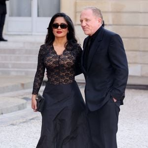 Salma Hayek et son mari Francois-Henri Pinault - Dîner d'état en l'honneur du président des Etats-Unis et sa femme au palais de l'Elysée à Paris, à l'occasion de leur visite officielle en France. Le 8 juin 2024
© Jacovides-Moreau / Bestimage