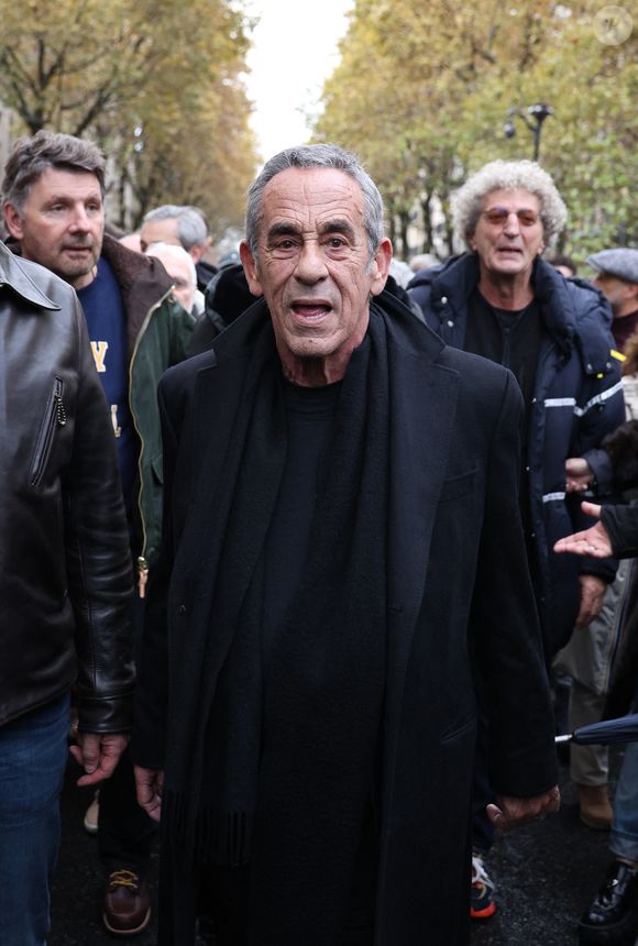Thierry Ardisson - Marche pour la République et contre l'antisémitisme à Paris le 12 novembre 2023.

© Denis Guignebourg  / Bestimage