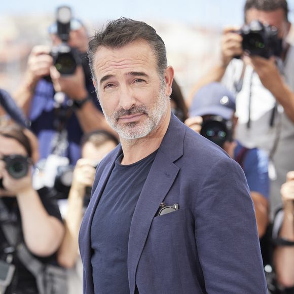 Jean Dujardin au photocall du film Oss 117 : Alerte Rouge En Afrique Noire lors du 74ème festival international du film de Cannes le 17 juillet 2021

© Borde / Jacovides / Moreau / Bestimage