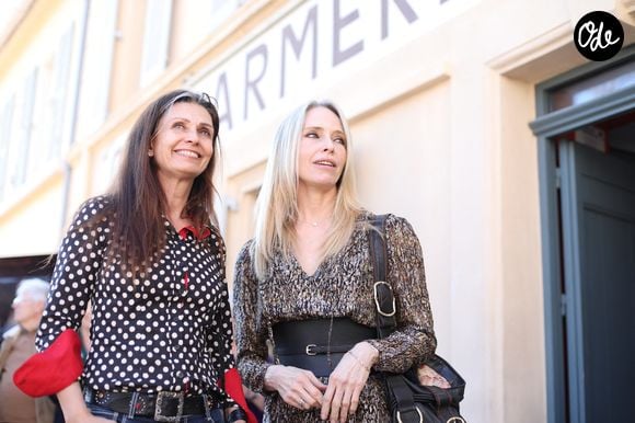 Dans une vidéo publiée sur Instagram, les trois anciennes actrices expliquent avoir imaginé cette journée après avoir reçu de nombreuses demandes de retrouvailles de la part de leur communauté.

Les actrices de la série "Sous le soleil", Tonya Kinzinger et Adeline Blondieau lors de l'inauguration de l'exposition "Sous le soleil" au musée de la gendarmerie à Saint-Tropez, Côte d'Azur, France, le 1er avril 2023. © Philipe Arnassan/Nice Matin/Bestimage