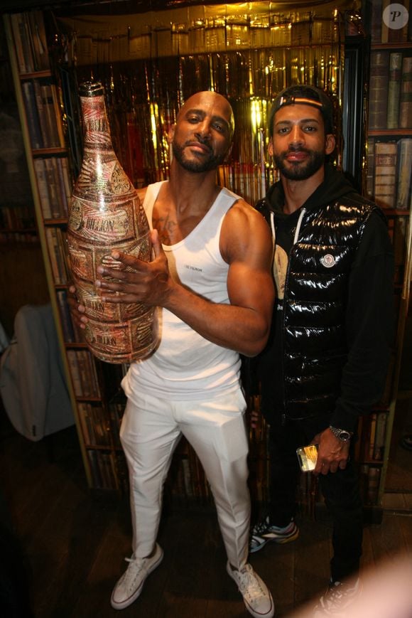 Exclusif - Stomy Bugsy et son fils Bilal Duarte - Stomy Bugsy fête son 50ème anniversaire à la fin de la représentation de la pièce "Un Jour j'irai à Détroit ! " au théâtre du Gymnase Marie-Bell à Paris le 21 mai 2022. © JLPPA/Bestimage