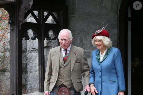Le roi Charles III d'Angleterre et la reine Camilla en visite à Crathie Kirk à Balmoral à l'occasion des cérémonies pour leur 20ème anniversaire de mariage le 13 avril 2025. Photo par GOFF INF / BESTIMAGE