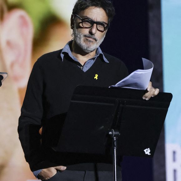 Yvan Attal lors d'une cérémonie organisée par le Conseil des institutions juives de France (CRIF) en hommage aux victimes des attentats du Hamas du 7 octobre 2023 contre Israël, à l'occasion du premier anniversaire de l'événement, à Paris, le 7 octobre 2024. 

© Jack Tribeca / Bestimage