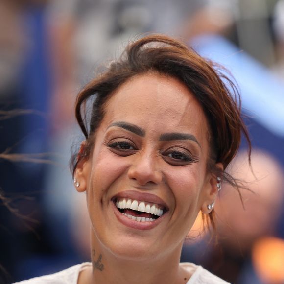 Amel Bent au photocall du film "Ma Frère" lors du 78ème Festival International du Film de Cannes, au Palais des Festivals à Cannes, France, le 22 mai 2025. © Jacovides-Moreau/Bestimage