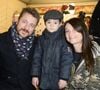 Bruno Guillon a été victime d'un home-jacking à son domicile de Tessancourt-sur-Aubette par quatre hommes qui sont repartis avec un butin estimé à moins de 100 000 euros.
Bruno Guillon et sa femme Marion avec leur fils Anatole - Soirée d'ouverture de la "Foire du Trône" au profit de l'association "Secours populaire" à Paris @Bestimage
