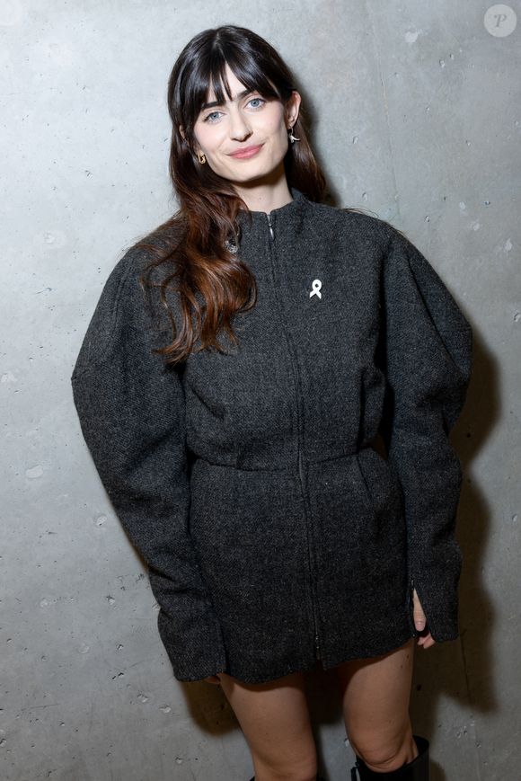 Marguerite Dedeyan en backstage de l'enregistrement de l'émission "Nos voix pour toutes" au profit de la Fondation des femmes à l'Adidas Arena diffusée sur TMC le 25 novembre 2025, à Paris, France, le 19 novembre 2025. © Guirec-Moreau/Bestimage