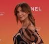 Clotilde Courau ose la robe en fine étoffe signée Pucci : le look tout en suggestion qui a électrisé Biarritz