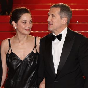 "C'est toujours émouvant après quatre ans de travail de voir une salle entière et des gens sans avis négatifs", a notamment déclaré le cinéaste à "La Provence"

Marion Cotillard et Guillaume Canet - Descente des marches du film « Karma » lors du 79ème Festival International du Film de Cannes, le 15 mai 2026. © Jacovides-Moreau / Bestimage