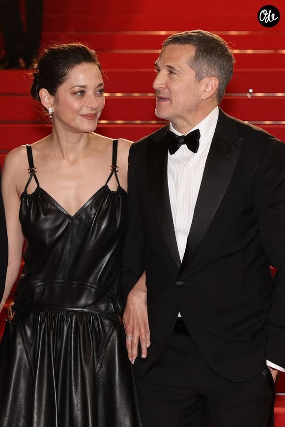 "C'est toujours émouvant après quatre ans de travail de voir une salle entière et des gens sans avis négatifs", a notamment déclaré le cinéaste à "La Provence"

Marion Cotillard et Guillaume Canet - Descente des marches du film « Karma » lors du 79ème Festival International du Film de Cannes, le 15 mai 2026. © Jacovides-Moreau / Bestimage