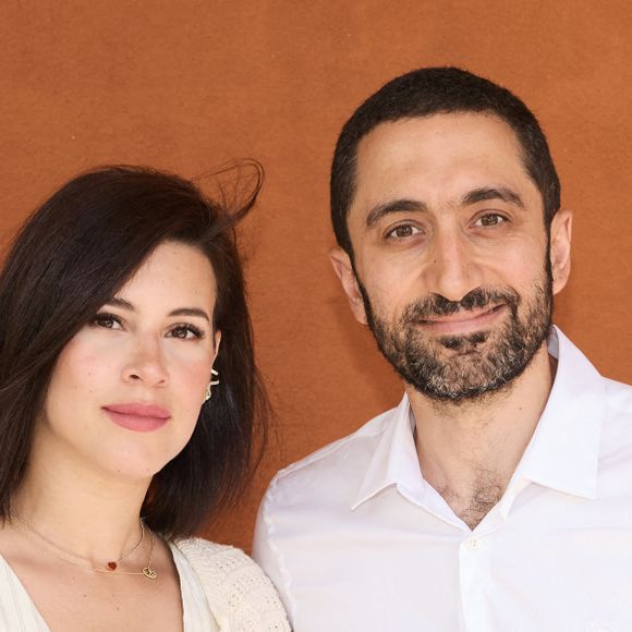 Et c'est au sein de cette rédaction que le médecin a mis en garde un journaliste. 

Jimmy Mohamed et sa femme Souailla au village lors des Internationaux de France de tennis de Roland Garros 2024, à Paris, France, le 26 mai 2024. © Jacovides-Moreau/Bestimage