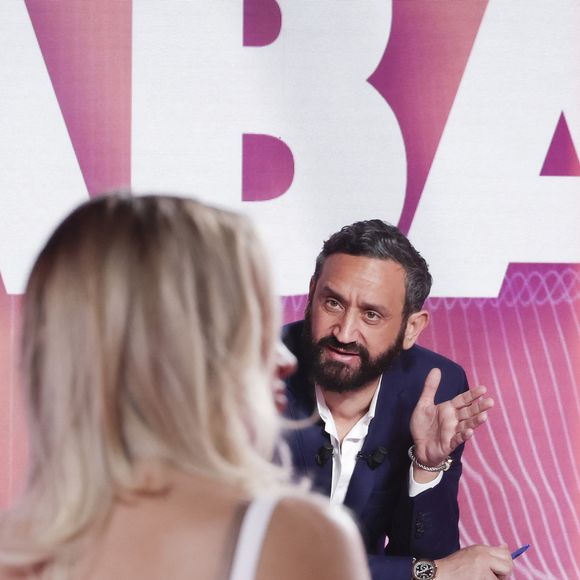 Exclusif - Cyril Hanouna, sur le plateau de l’émission « TPMP » présentée par C.Hanouna et diffusée en direct sur Youtube et sur toutes les box (SFR, FREE, Bouygues, MyCanal etc), Boulogne-Billancourt, France, le 17 mars 2025. © Jack Tribeca / Bestimage