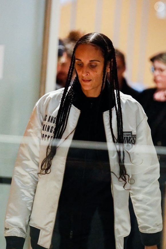 Roxane Depardieu au procès de son père G.Depardieu pour agressions sexuelles sur deux femmes lors d'un tournage de film en 2021, au tribunal correctionnel de Paris, France, le 27 mars 2025. Depardieu, 76 ans, qui a réalisé plus de 200 films et séries télévisées, a été accusé de comportement inapproprié par une vingtaine de femmes, mais c'est la première affaire à être jugée. Les deux plaignantes - Amélie, 54 ans, décoratrice, et Sarah (nom modifié), 34 ans, assistante réalisatrice - allèguent une agression sexuelle lors du tournage en 2021 de « Les Volets Verts » du réalisateur Jean Becker. © Christophe Clovis/Bestimage