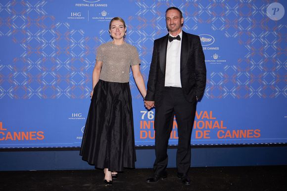 Emilie Dequenne était entourée de son mari Michel Ferracci durant son combat contre la maladie. 

Emilie Dequenne et son mari Michel Ferracci - Photocall du dîner d'ouverture du 76ème Festival International du Film de Cannes, au Carlton. Le 16 mai 2023
© Borde-Jacovides-Moreau / Bestimage