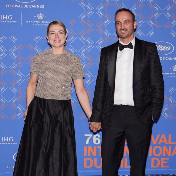 Emilie Dequenne était entourée de son mari Michel Ferracci durant son combat contre la maladie. 

Emilie Dequenne et son mari Michel Ferracci - Photocall du dîner d'ouverture du 76ème Festival International du Film de Cannes, au Carlton. Le 16 mai 2023
© Borde-Jacovides-Moreau / Bestimage
