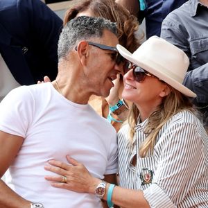 L'édition 2025 de Roland-Garros touche à sa fin ce dimanche

Sarah Poniatowski (Lavoine) avec son compagnon Roschdy Zem et son fils Roman dans les tribunes lors des Internationaux de France de Tennis de Roland Garros 2025. © Dominique Jacovides/Bestimage