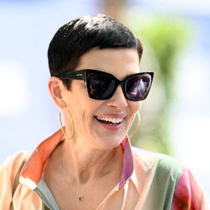 Exclusif - Cristina Cordula dans la tente VIP lors du Longines Paris Eiffel Jumping au pied de la Tour Eiffel sur le Champ-de-Mars à Paris, France, le 22 juin 2025. © Perusseau-Veeren/Bestimage