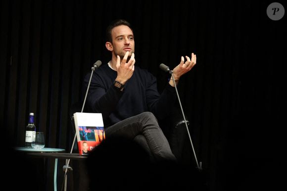 Exclusif - Joël Dicker échange avec ses lecteurs à l'occasion de la sortie de son livre Animal Sauvage au centre de conférence "La Station Ausone - Librairie Mollat" à Bordeaux, le 29 février 2024. © Jean-Marc Lhomer / Bestimage