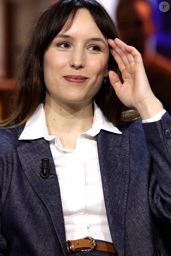 Victoria Mas (Fille de Jeanne Mas) sur le plateau de l 'émission " La grande Librairie " sur France 5. Le 12 février 2020