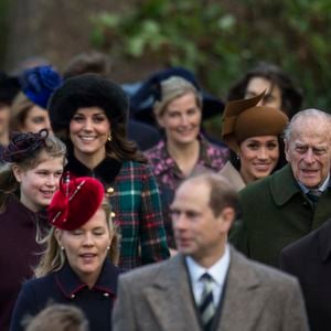 Le prince William, Catherine Kate Middleton la duchesse de Cambridge enceinte, Meghan Markle et son fiancé le prince Harry, le prince Philip, duc d'Edimbourg, Lady Louise Windsor - La famille royale d'Angleterre arrive à la messe de Noël à l'église Sainte-Marie-Madeleine à Sandringham, le 25 décembre 2017.