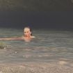 Elle a choisi la France pour ses vacances : Laura Smet se ressource loin de sa maison du Cap-Ferret, elle n'en oublie pas ce qu'il se passe en Gironde