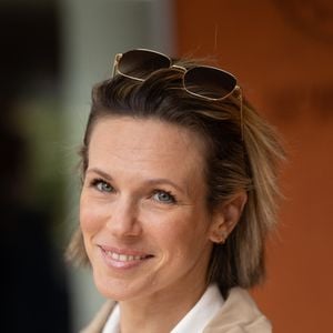 Sur Instagram, elle a expliqué que son absence était due à sa tournée. 

Lorie Pester assiste à la 12e journée du « Village » lors du tournoi de Roland-Garros 2026, le 4 juin 2026 à Paris, en France. Photo de Nasser Berzane/ABACAPRESS.COM