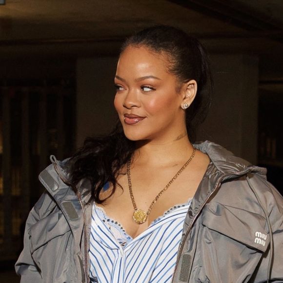 Rihanna l'a avoué elle-même : son restaurant préféré à Los Angeles, c'est Giorgio Baldi.

Rihanna a été aperçue à Los Angeles, alors qu'elle se rendait à un rendez-vous, après les célébrations de son anniversaire.