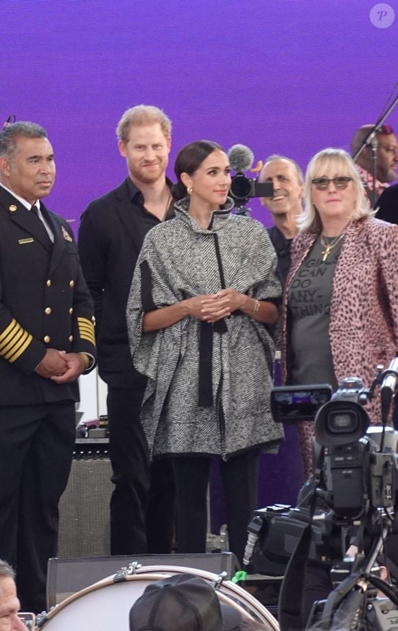 Exclusif - Le prince Harry, duc de Sussex et Meghan Markle, duchesse de Sussex, remettent un prix honorifique à Kevin Costner lors de son gala de charité One805 Live, organisé sur son terrain de polo à Summerland près de Santa Barbara, le 22 septembre 2023.