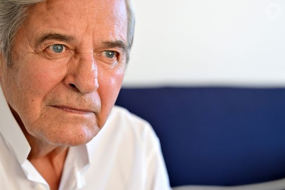 Exclusif - Rendez-vous avec l'acteur de 88 ans, Jean Sorel ("Belle de Jour"), et sa femme Patricia à leur domicile, dans les hauteurs de Cannes, le 26 juillet 2023.
© Bruno Bebert / Bestimage