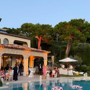 Le prix de sa demeure est estimé à trois millions d'euros selon "Capital"

Mariage de Dylan et Mathilde Deschamps, 30 août 2025 @Instagram