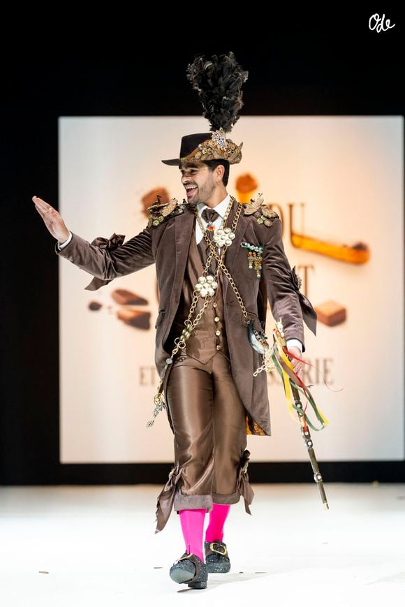 Christophe Licata - Défilé d'ouverture du salon du chocolat 2024 à Paris porte de Versailles en faveur de l’association Mécénat Chirurgie Cardiaque le 29 octobre 2024. © Perusseau-Veeren/Bestimage