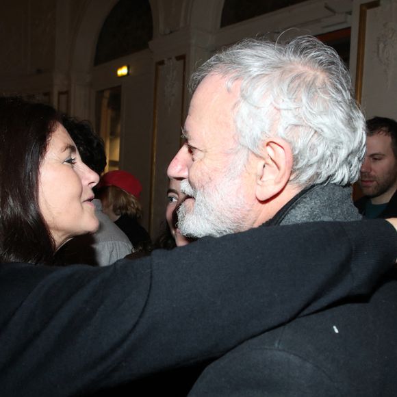 Cristiana Reali et Francis Huster avec, au milieu, leur fille Elisa- Cocktail au Théâtre du Gymnase à la suite de la Première soirée de la Pièce " En thérapie ". Paris, France, le 17 Janvier 2026.

© Bertrand Rindoff / Bestimage