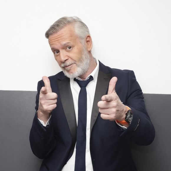 C'est Jean-Michel Maire

Exclusif - Jean-Michel Maire, en backstage de l’émission « TPMP » La dernière sur C8,  présentée par C.Hanouna et diffusée en direct sur C8, Paris, France, le 27 fevrier 2025. © Jack Tribeca / Bestimage