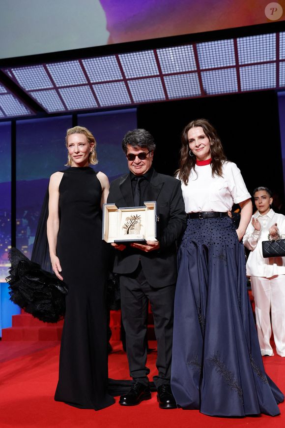 Cate Blanchett, Jafar Panahi (Palme d’Or pour “Un simple accident” ), Juliette Binoche lors de la cérémonie de clôture de la 78ème édition du festival international du film de Cannes le 24 mai 2025.

© Moreau / Jacovides / Bestimage