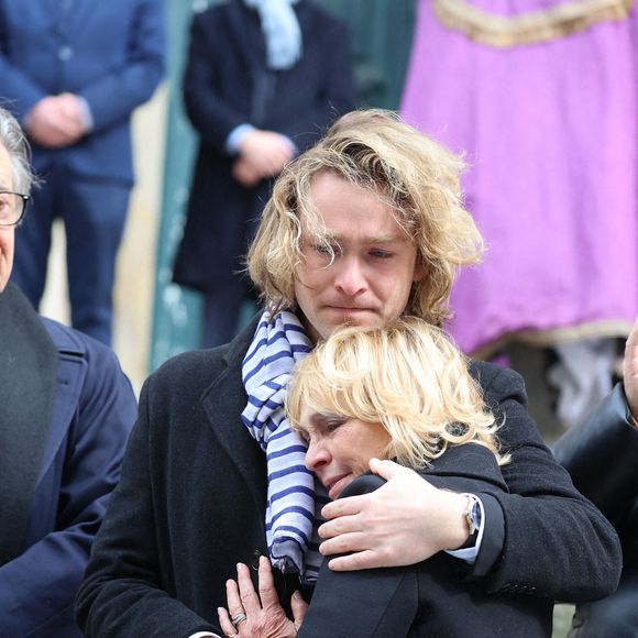 Fille de Marion Game, Virginie Ledieu et son petit-fils lors de la cérémonie d'enterrement de l'actrice Marion Game à l'église Saint Roch à Paris, France le 31 mars 2023. Photo by Nasser Berzane/ABACAPRESS.COM