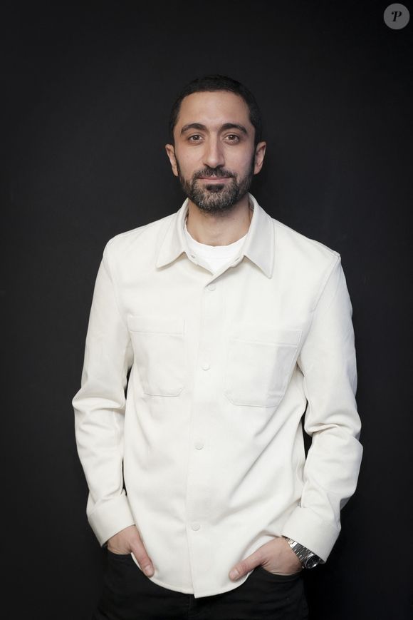 Exclusif - Dr Jimmy Mohamed - Dr Jimmy Mohamed pose en marge de sa venue à Radio J à Paris, France, le 28 février 2023. © Jack Tribeca/Bestimage