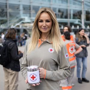 L'ex top-model donne toujours de son temps pour des oeuvres caritatives...

Le mannequin et actrice slovaque Adriana Karembeu participe au lancement de la campagne de la Collection nationale à l'occasion du 160e anniversaire de la Croix-Rouge française, à Paris, le 25 mai 2024. Photo par Raphael Lafargue/Abaca.