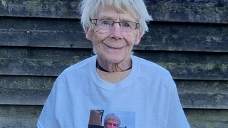 Cette influenceuse, suivie par plus de 3 millions d'abonnés, perd la vie soudainement : "Elle tenait la main de sa fille"