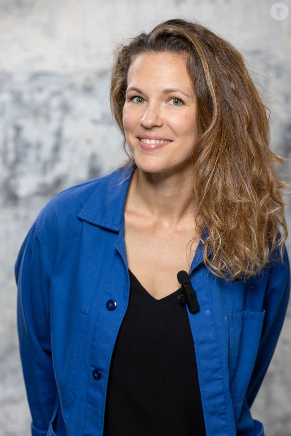 et qui a cartonné à l'écran également,
Lorie (Laure Pester) en prise de vue studio en marge du tournage du clip "Je garde le sourire !" de l'association Laurette Fugain dans les Studios de l'Usine à Paris, France, le 19 septembre 2024. © Manuelle Toussaint via Bestimage